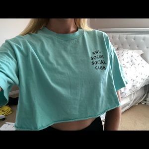 Cropped t-shirt!